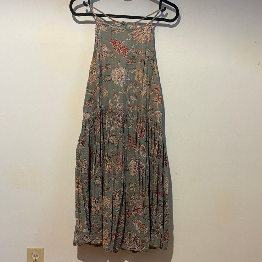 Wishlist Gray/Blue and Red Floral Top